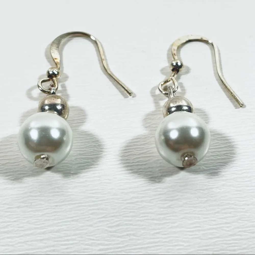 $10 or Free with bundle New pair of Pearl dangle beautiful Silver earrings